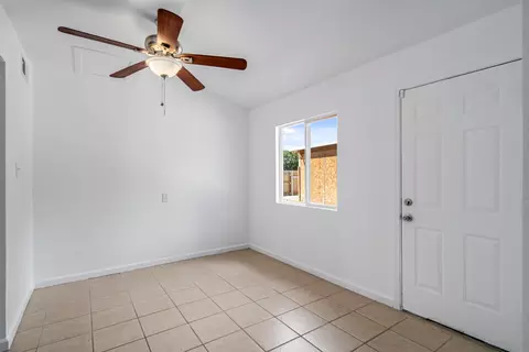 3187 Gregory Dr, Mojave, CA 93501 photo 11