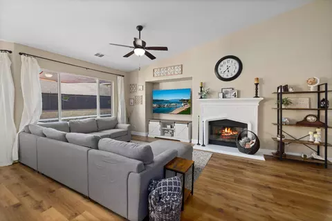 6550 Lacolle Pl, Lancaster, CA 93536 photo 8