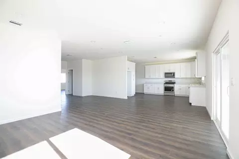 8108 Willow Ave, California City, CA 93505