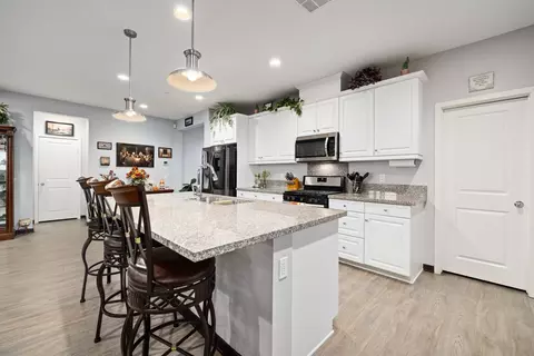 4243 Ivesbrook St W, Lancaster, CA 93536 photo 13