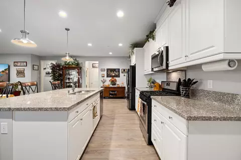 4243 Ivesbrook St W, Lancaster, CA 93536 photo 14