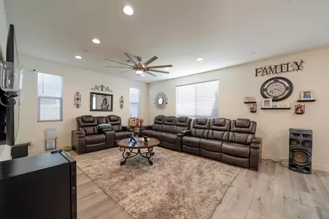 44027 Bayberry Rd, Lancaster, CA 93536 photo 8