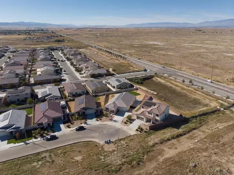 45135 Landing Pl, Lancaster, CA 93536 photo 45