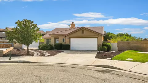 556 Koufax Dr, Lancaster, CA 93535