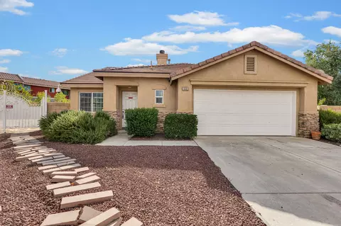 556 Koufax Dr, Lancaster, CA 93535 photo 3