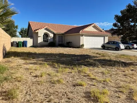 5557 Linden Ct, Palmdale, CA 93552