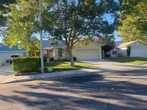 1738 Holguin St, Lancaster, CA 93534