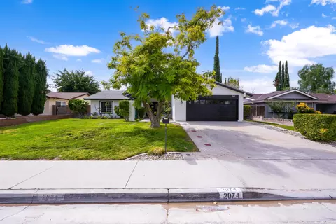 2074 Avenue J13 W, Lancaster, CA 93536