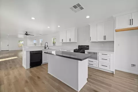 1851 Kettering St E, Lancaster, CA 93535 photo 7