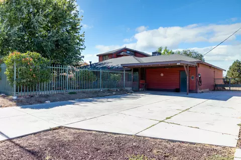 807 Curry St S, Tehachapi, CA 93561 photo 1