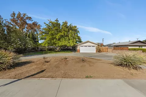 1345 Lancaster Blvd W, Lancaster, CA 93534