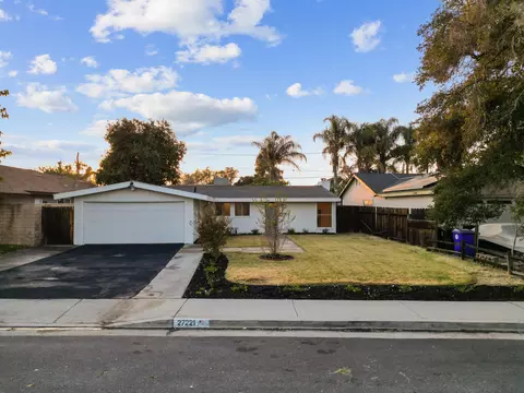 27221 Hidaway Ave, Santa Clarita, CA 91351