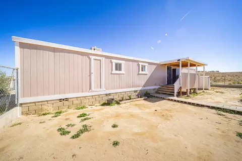 4800 61st St W, Rosamond, CA 93560