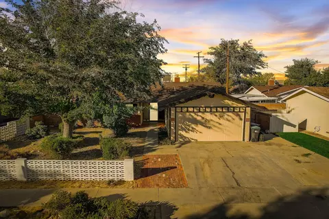 513 Ave J-11 W, Lancaster, CA 93534