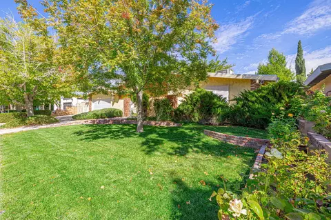 44100 Halcom Ave, Lancaster, CA 93536 photo 2