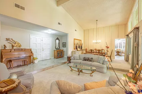 44100 Halcom Ave, Lancaster, CA 93536 photo 6