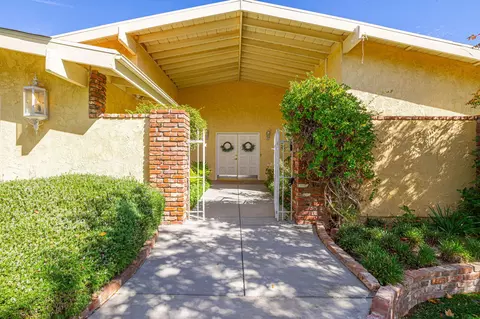 44100 Halcom Ave, Lancaster, CA 93536 photo 3