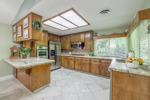44100 Halcom Ave, Lancaster, CA 93536 photo 13