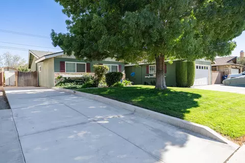 43820 Cedar Ave, Lancaster, CA 93534 photo 2
