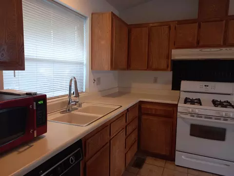 14304 Lear St, Mojave, CA 93501 photo 7