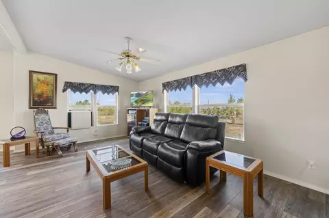 16850 Ave W 8 E, Llano, CA 93544 photo 24