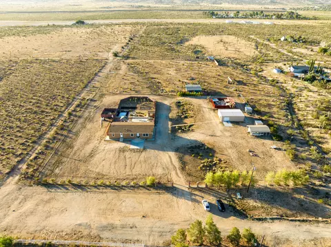 16850 Ave W 8 E, Llano, CA 93544 photo 3