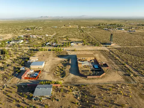 16850 Ave W 8 E, Llano, CA 93544 photo 9