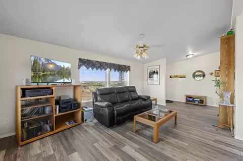 16850 Ave W 8 E, Llano, CA 93544 photo 20