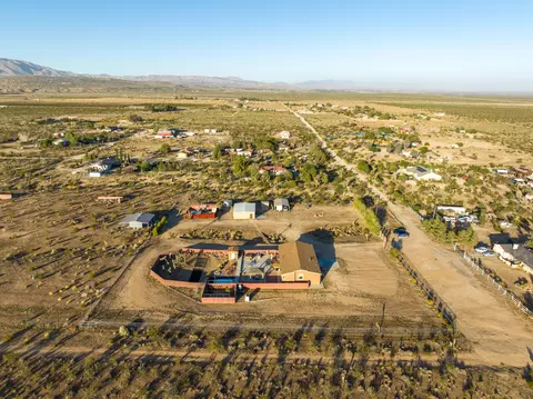 16850 Ave W 8 E, Llano, CA 93544 photo 7