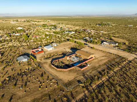 16850 Ave W 8 E, Llano, CA 93544 photo 8