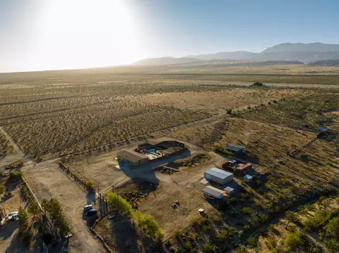 16850 Ave W 8 E, Llano, CA 93544 photo 5