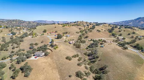 Percheron Place, Tehachapi, CA 93561 photo 4