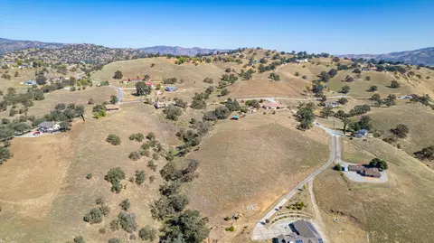 Percheron Place, Tehachapi, CA 93561 photo 5