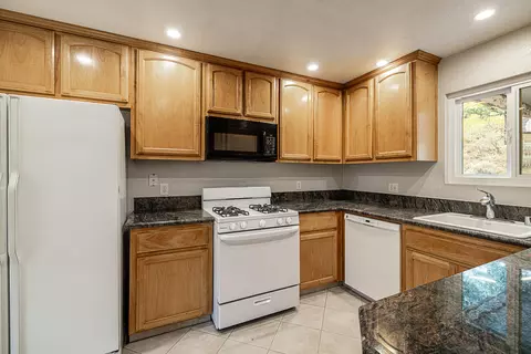 26300 Columbia Way, Tehachapi, CA 93561 photo 13