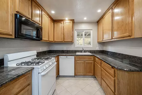 26300 Columbia Way, Tehachapi, CA 93561 photo 12