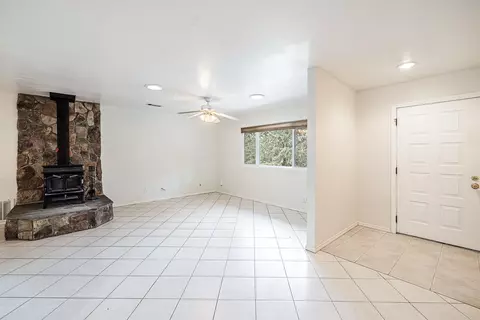 26300 Columbia Way, Tehachapi, CA 93561 photo 6