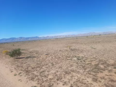 Raymond Avenue, California City, CA 93505