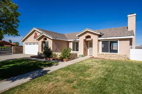 5209 Monaco Ln, Palmdale, CA 93552