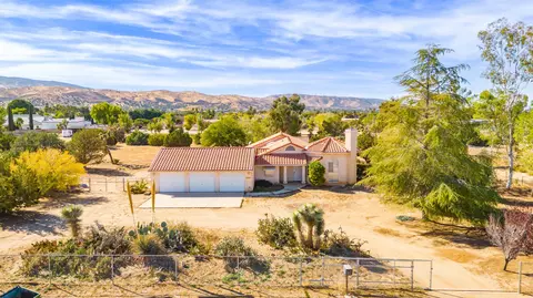 40249 27th St W, Palmdale, CA 93551