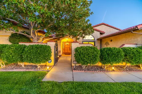 1218 Pasteur Dr, Lancaster, CA 93535 photo 2