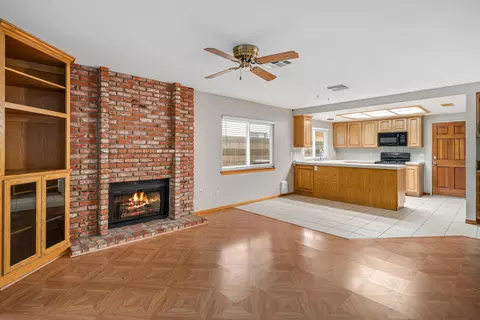 1218 Pasteur Dr, Lancaster, CA 93535 photo 15