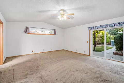 1218 Pasteur Dr, Lancaster, CA 93535 photo 18