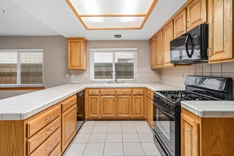 1218 Pasteur Dr, Lancaster, CA 93535 photo 11