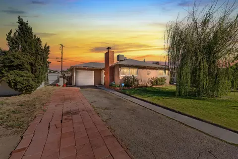 44226 3rd St E, Lancaster, CA 93535