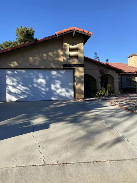 1341 Herzel Ave, Lancaster, CA 93535