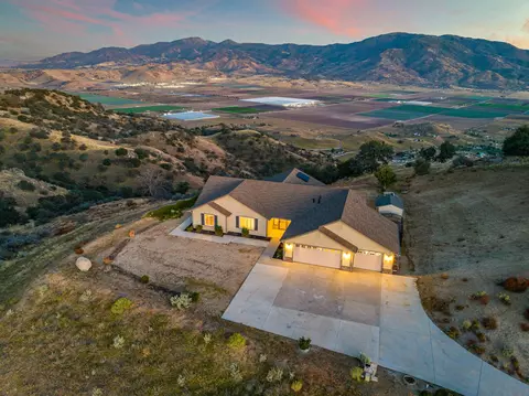 27550 Skyline Dr, Tehachapi, CA 93561 photo 2