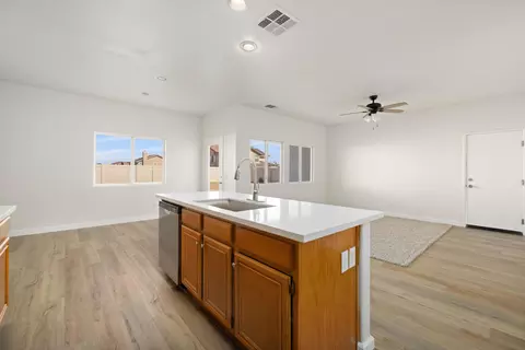 5319 S4 Ave E, Palmdale, CA 93552 photo 12