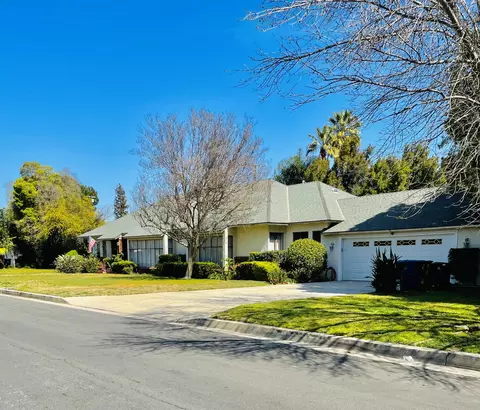 6900 Chisholm Ave, Van Nuys, CA 91406
