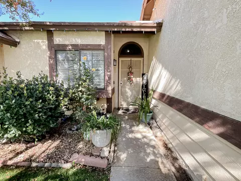 4065 Saddleback Rd, Palmdale, CA 93552 photo 4