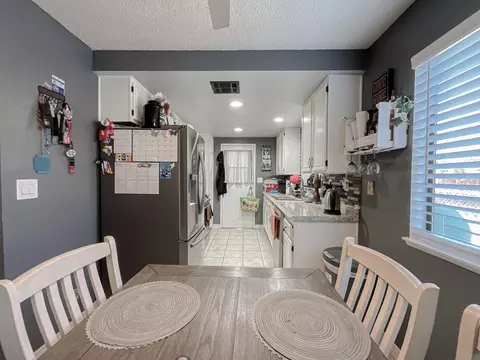 4065 Saddleback Rd, Palmdale, CA 93552 photo 9
